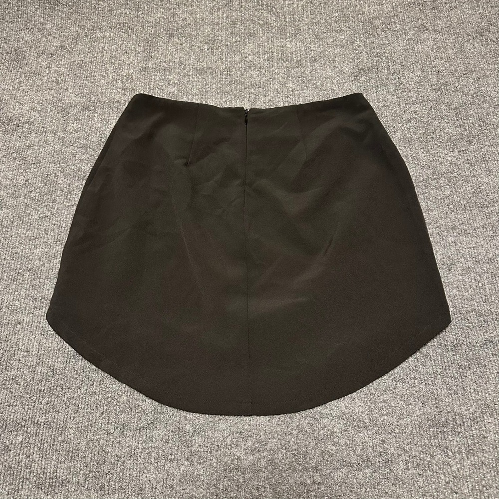 Tobi Black Curved Hem Mini Skirt XS Women Solid Minimalist Chic Skirt